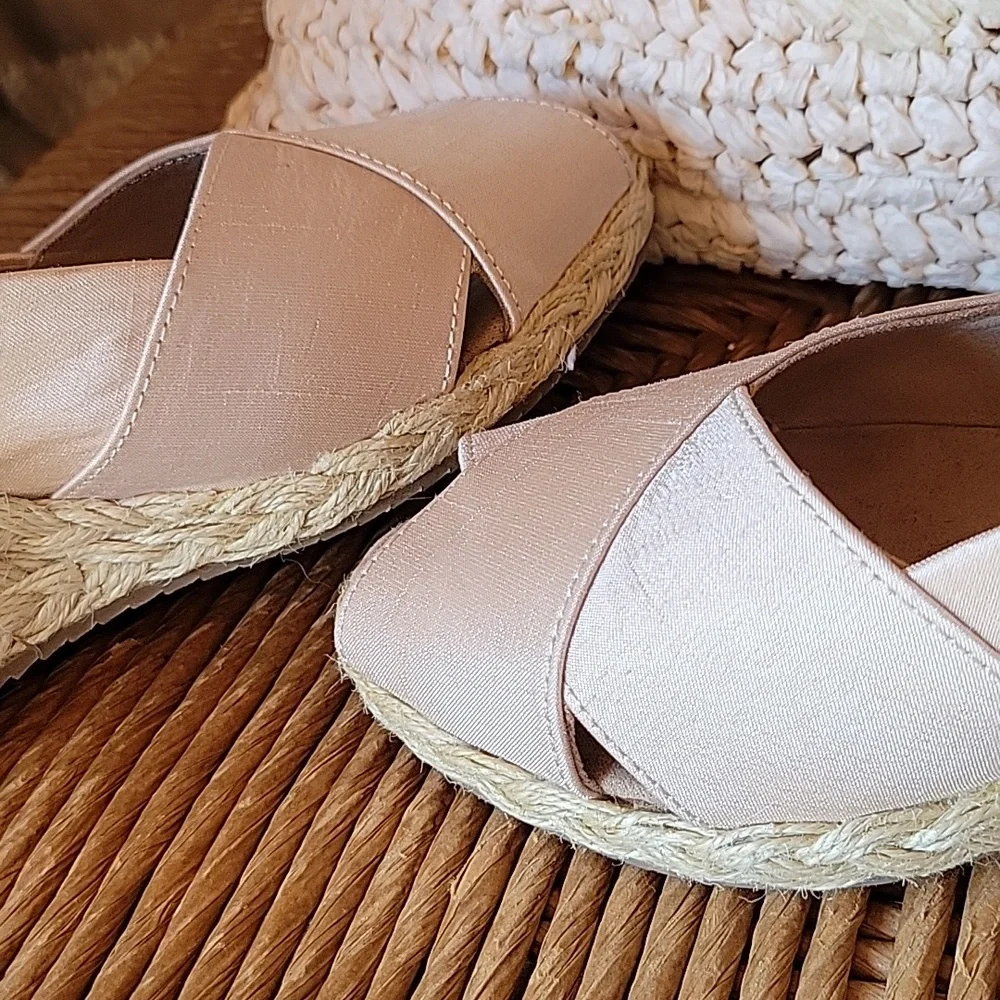 NWOT, Anne Klein Ezzie espadrille open toe sandals, size 9